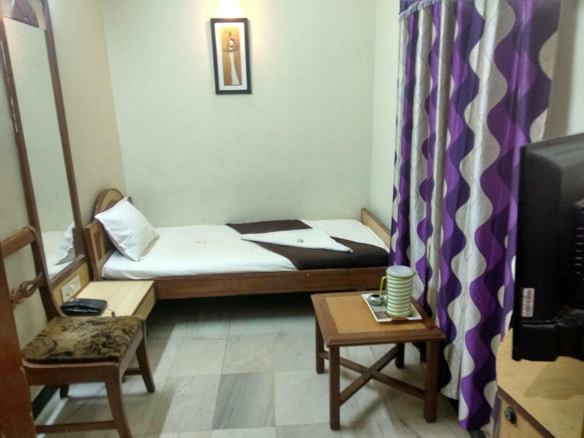 Hotel Rajwada International 贝尔高姆 外观 照片